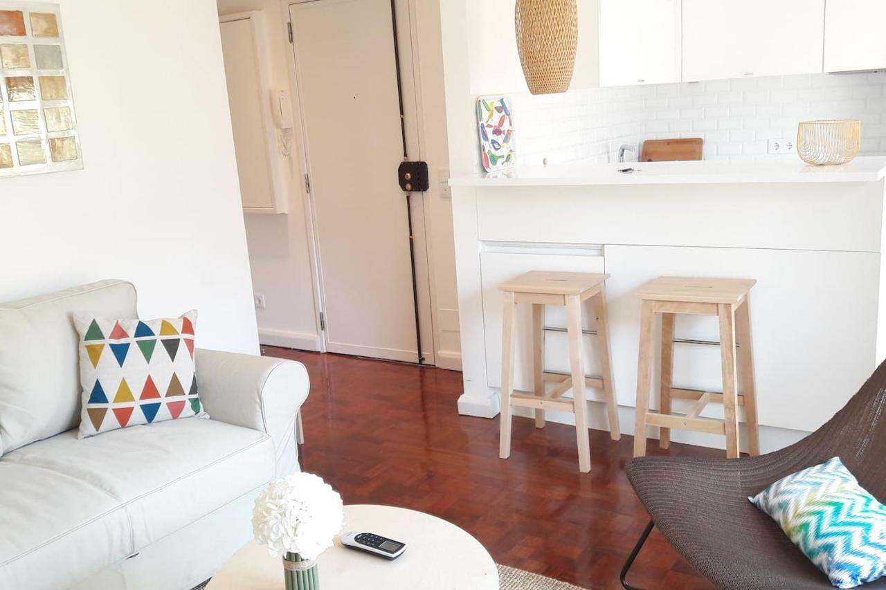 Modern Cosy Flat With Terrace In Campo De Ourique. Apartment Lisbon Exterior photo